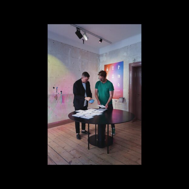 The exhibition “Love Icons – A Not So Straight Edition” in collaboration with Designgalleriet can be seen in our showroom until May 31.
