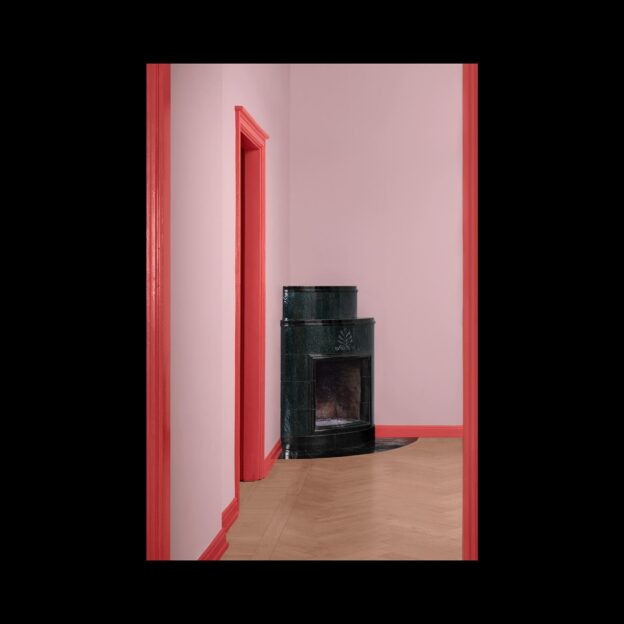 The high-gloss lining contours the space.Captured by Mathilda Werngren