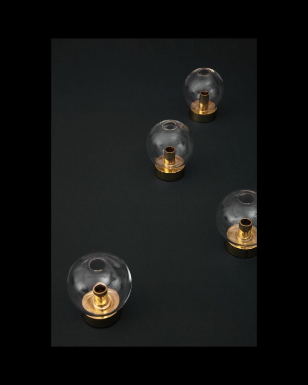 Orbis for Klong. The vase that take the small and delicate flower’s party. The glass sphere supports the first and most slender flower of the year and helps it to stand up right, but also creates it private piedestal.In the winter months, the flower can be replaced with a small candle which will burn down into the sphere where it eventually fades out.Photo: Mathilda Werngren